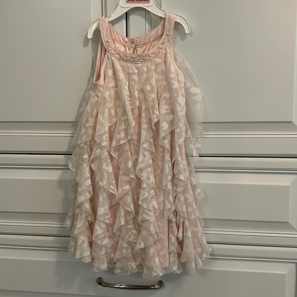 Beautiful girls dress. Size 5.